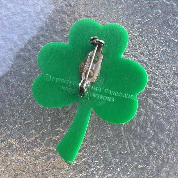 Gibson Shamrock pin - Picture 2 of 2